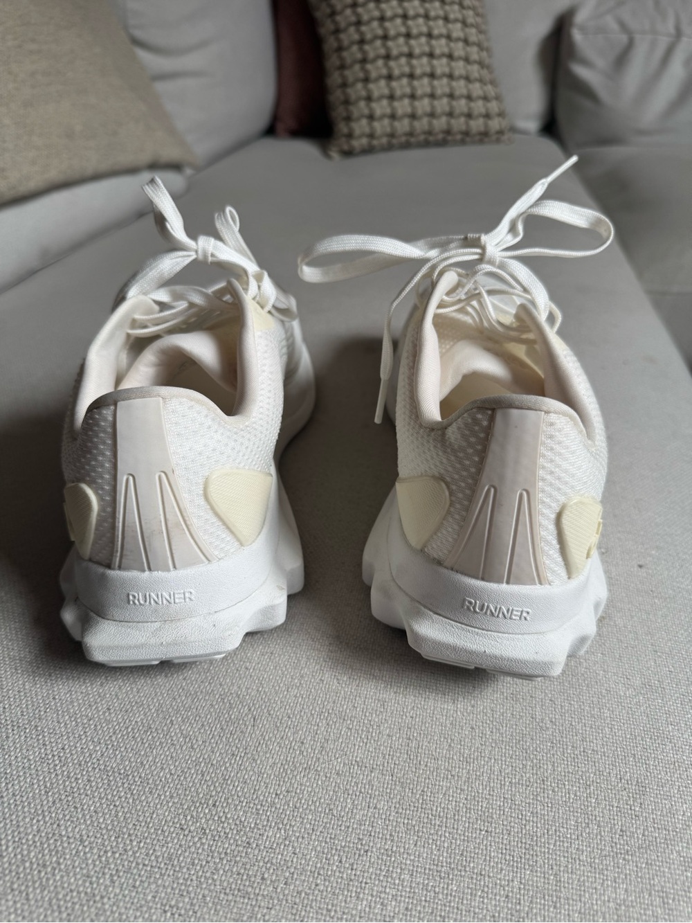 ALO Yoga Men's Ivory/White Lightweight Runner’s Sneakers - Picture 3 of 5